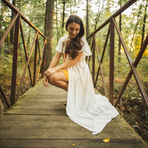 Meet your Posher, Adrianna - Picture 2 of 6